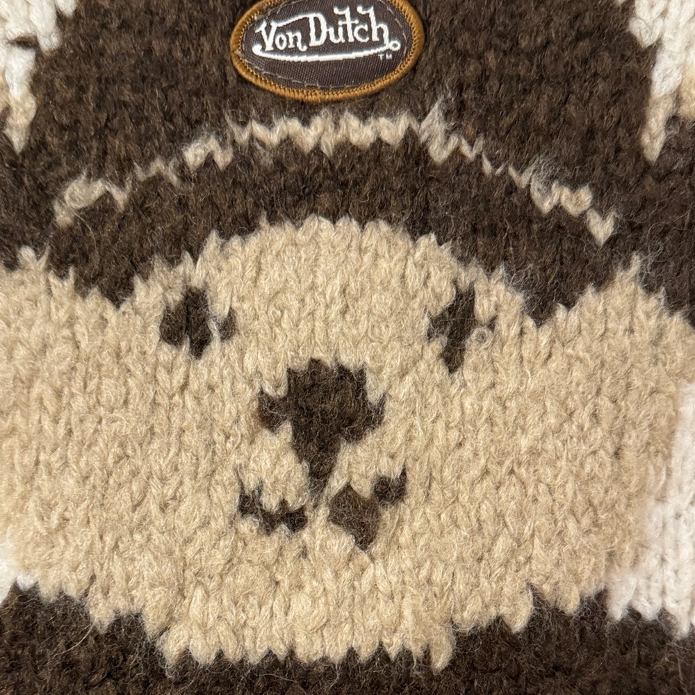 Von Dutch Cream and Brown Bear Crewneck Sweater - Picture 7 of 10